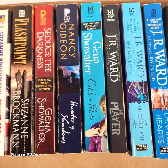 Mixed Lot Of 16 Romance Paperback Novels By Suzanne Brockmann Gena Showalter J.R - Picture 3 of 6
